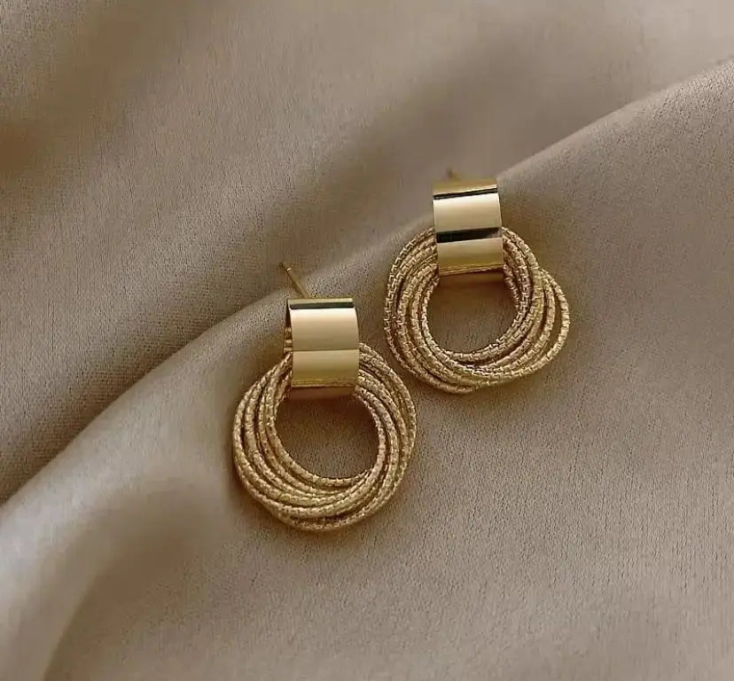 Pirinç üzeri altın kaplama katmanlı gold halka kadın küpe