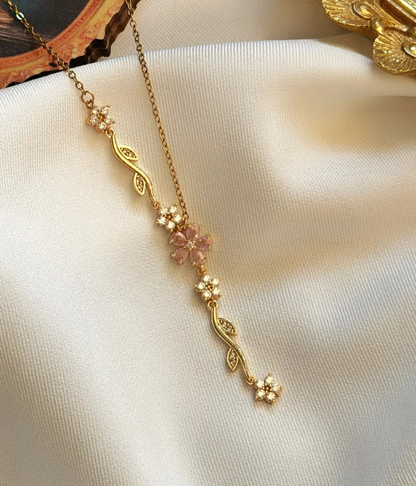 Çiçek Detaylı Vintage Pembe Çelik Kolye Vintage Aksesuar