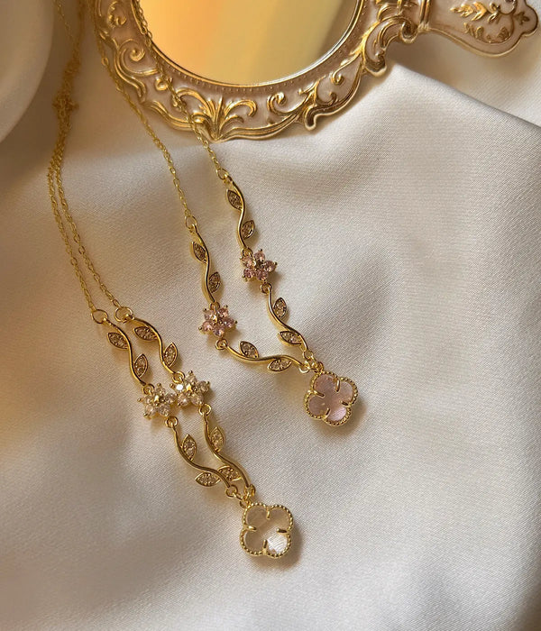 Çiçek Detaylı Vintage Yonca Kolyeler Vintage Aksesuar Sevgililer Günü Hediyesi