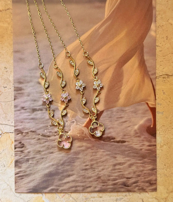 Çiçek Detaylı Vintage Yonca Kolyeler Vintage Aksesuar Doğum Günü Hediyesi