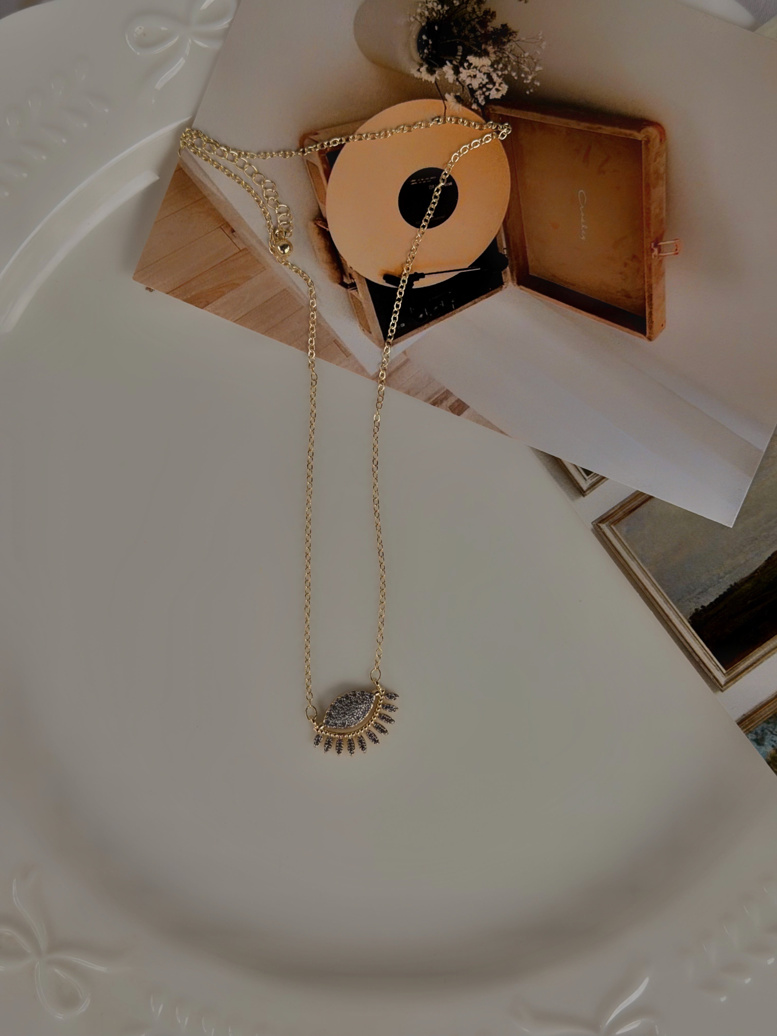 Zirkon Taşlı Tasarım Göz Kolye