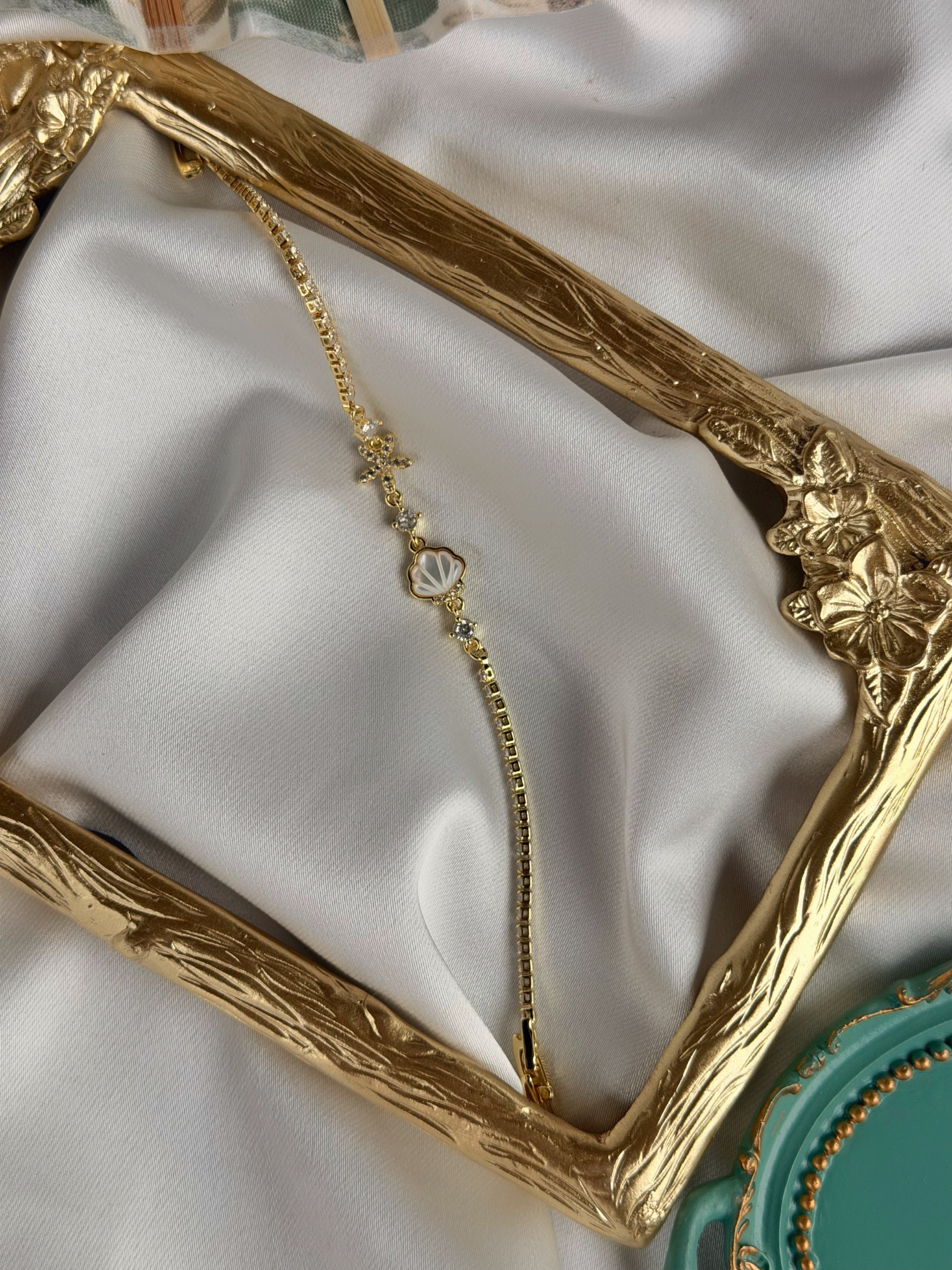 Yıldızlı Deniz Kabuğu Figürlü Tasarım Bileklik