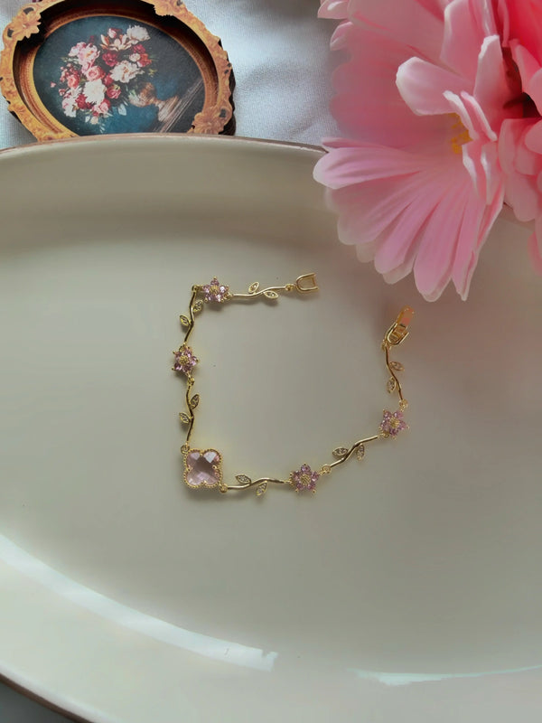 Pembe Çiçek Detaylı Vintage Yonca Bileklik Vintage Aksesuar