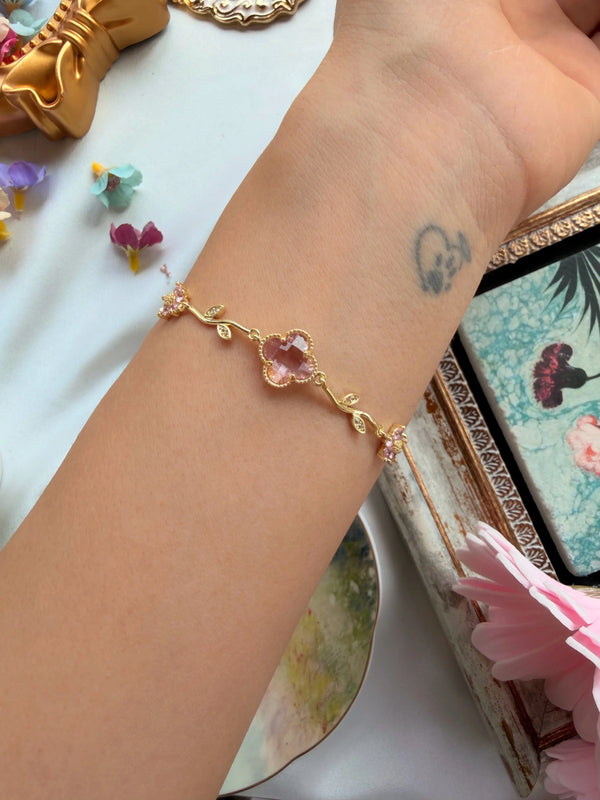 Pembe Çiçek Detaylı Vintage Yonca Bileklik Vintage Aksesuar