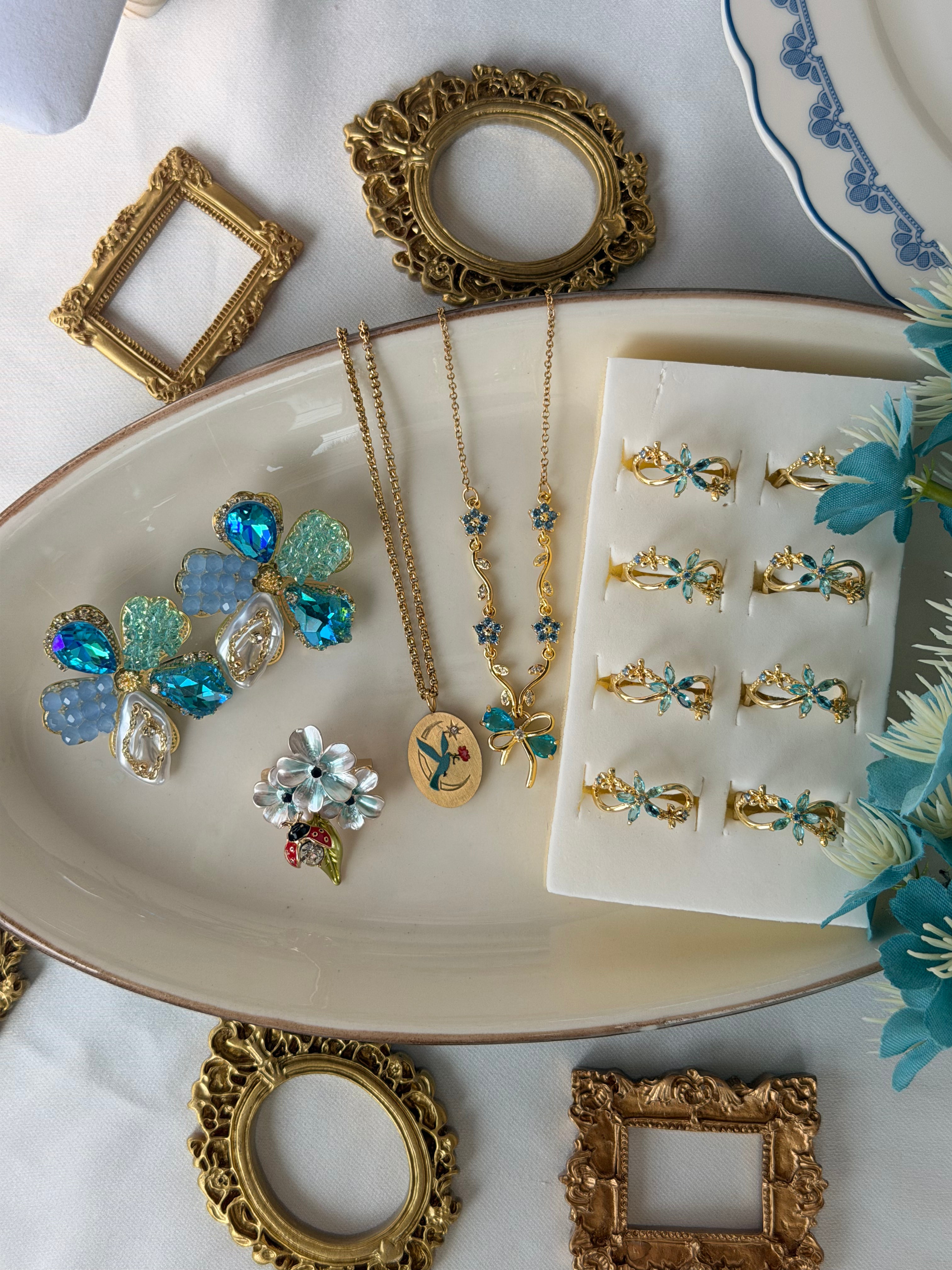 Mavi Çiçek ve Kuş Detaylı Set