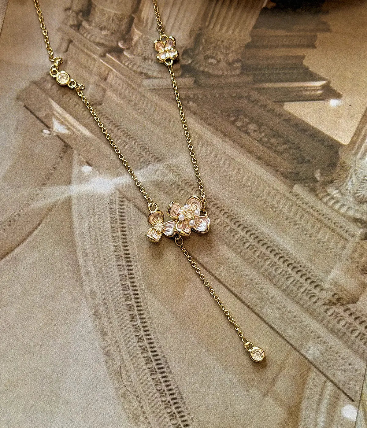 İnci Detaylı Kiraz Çiçeği Gold Kolye Vintage Aksesuar