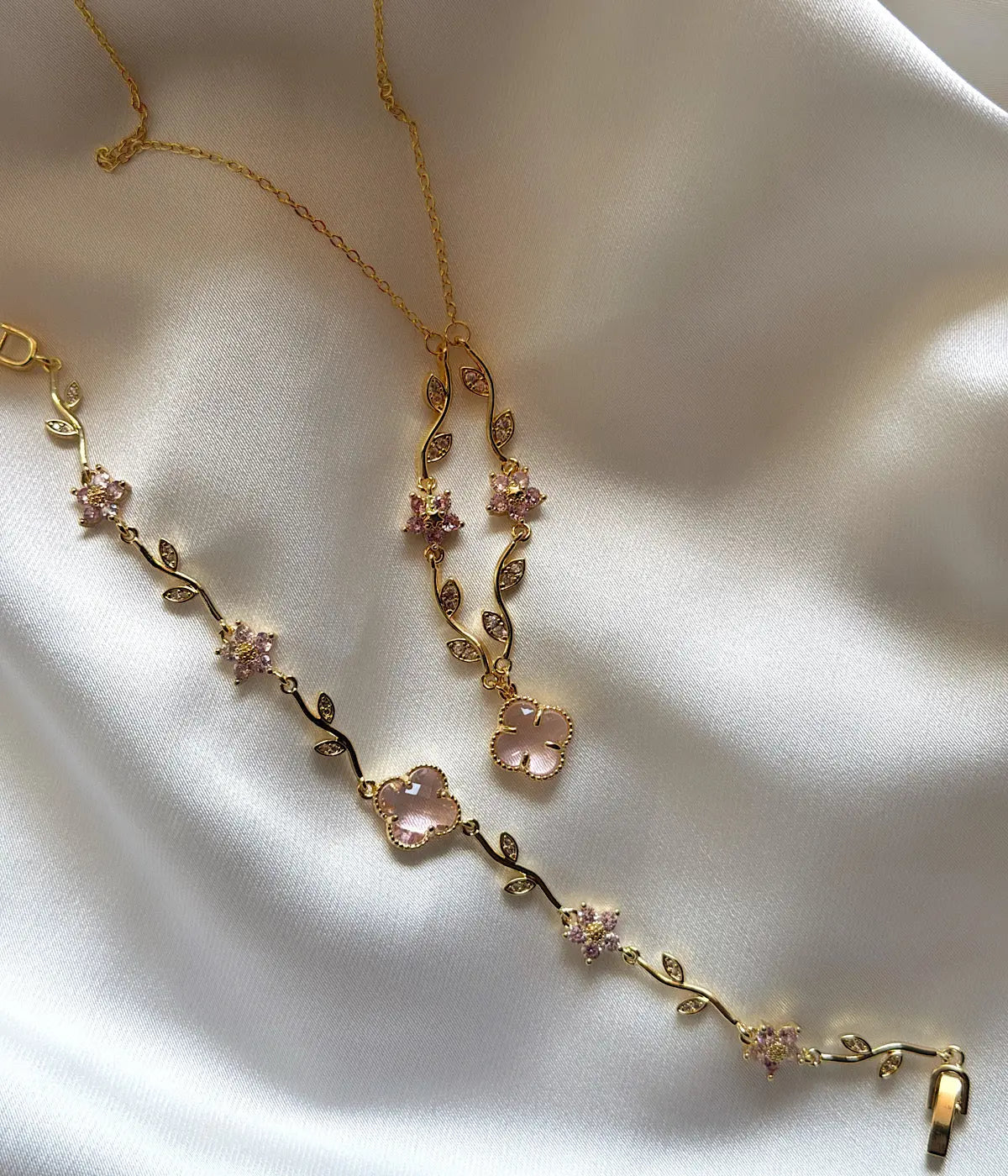 Pembe Çiçek Detaylı Vintage Yonca Set