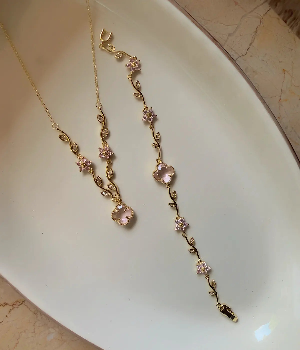 Pembe Çiçek Detaylı Vintage Yonca Set Kadın Takı Setler