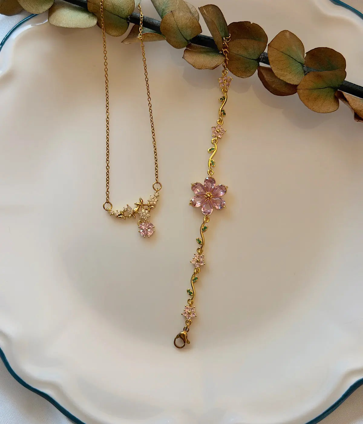 Pembe Çiçekli Gold Kolye ve Bileklik Takı Seti Vintage Aksesuar