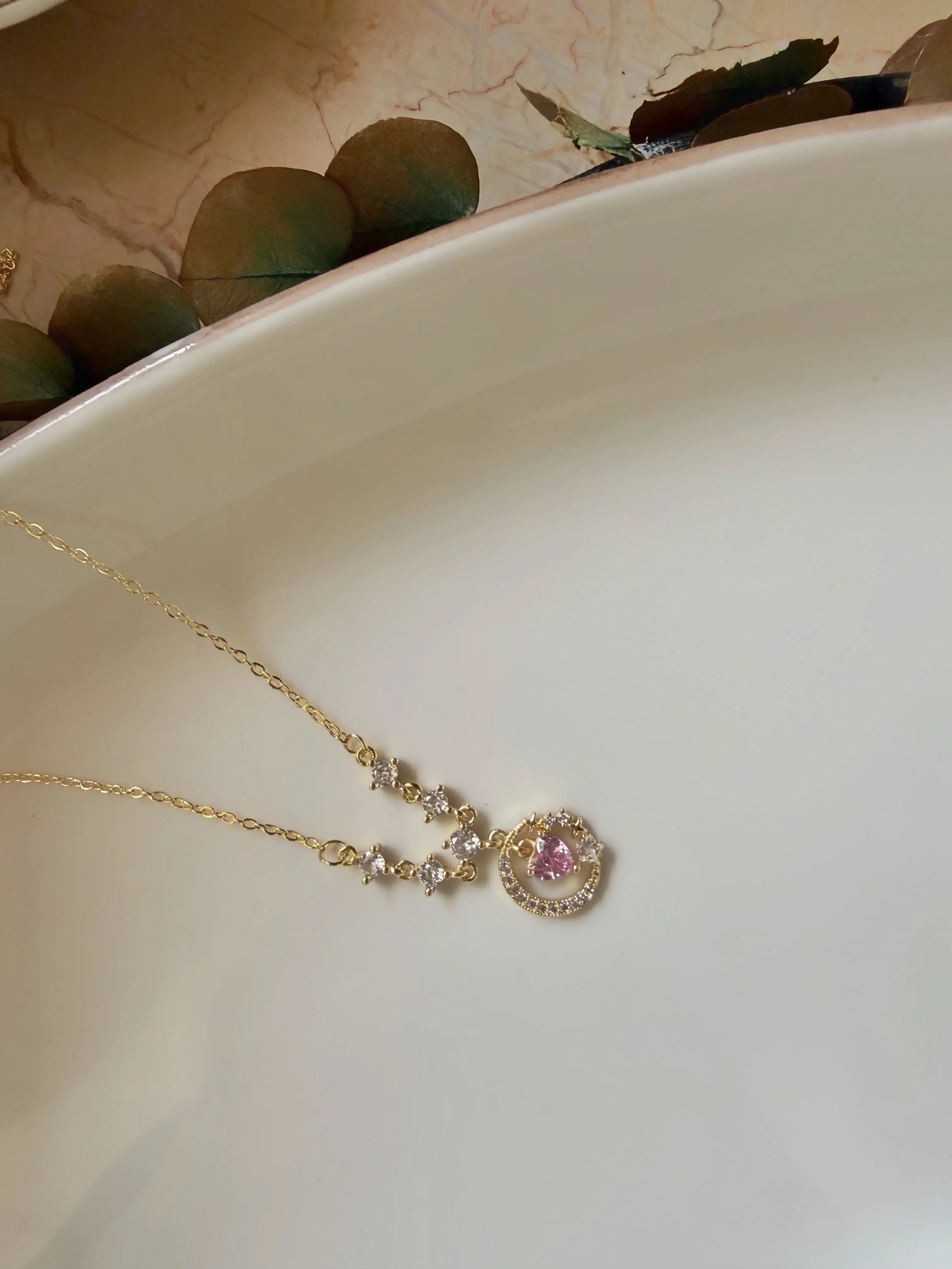 Pembe Kalp Taşlı Ay Detaylı Çelik Kolye Vintage Aksesuar