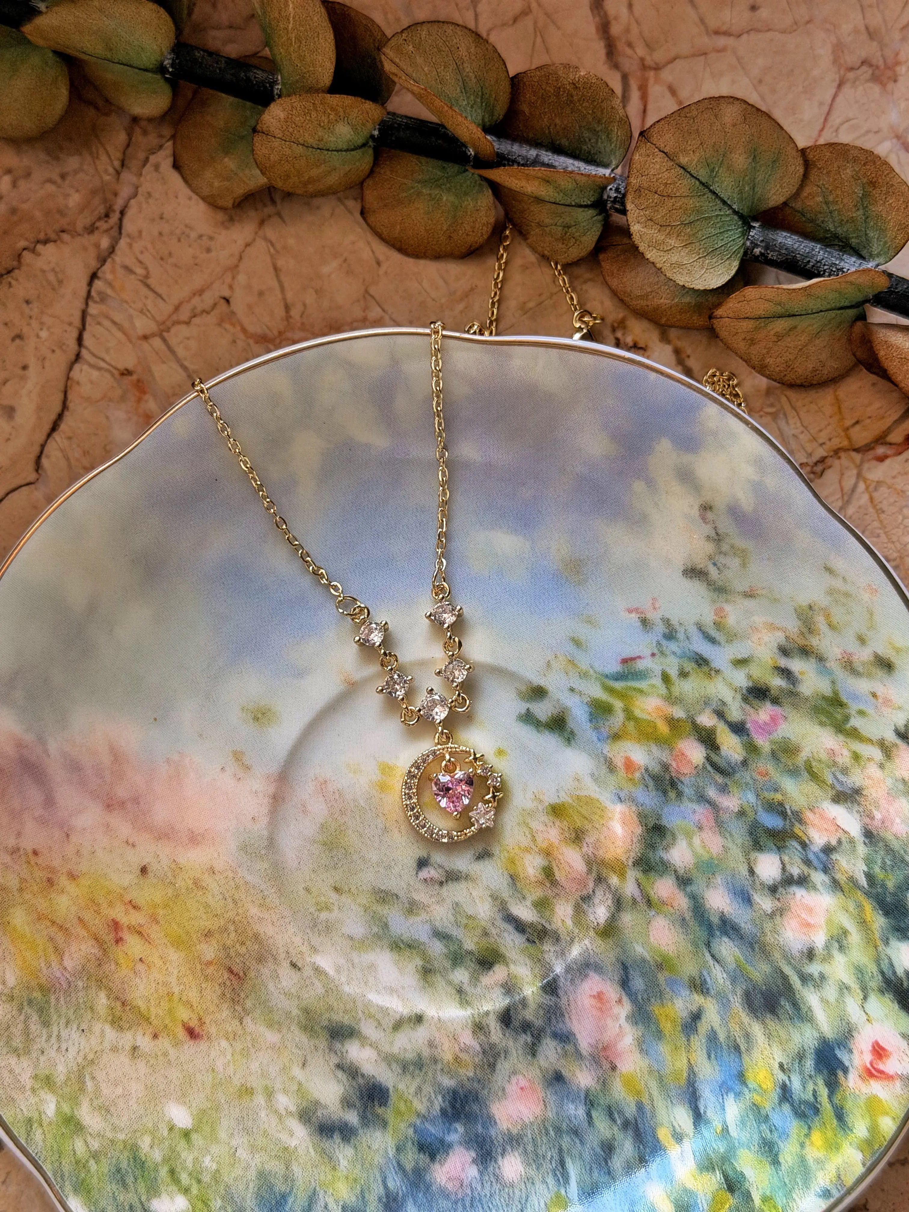 Pembe Kalp Taşlı Ay Detaylı Çelik Kolye Vintage Aksesuar