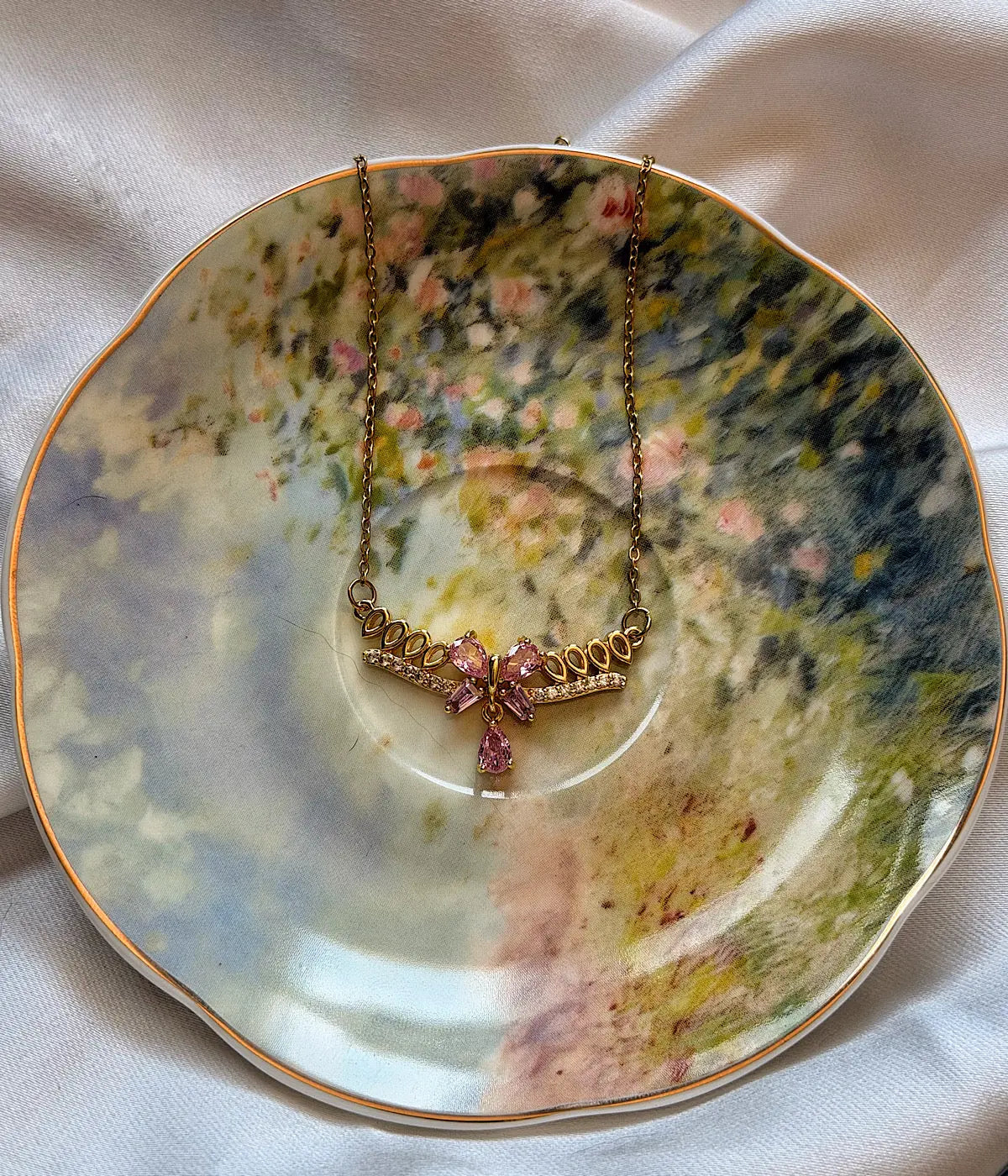 Pembe Taşlı Fiyonk ve Damla Detaylı Gold Kadın Kolye Vintage Aksesuar