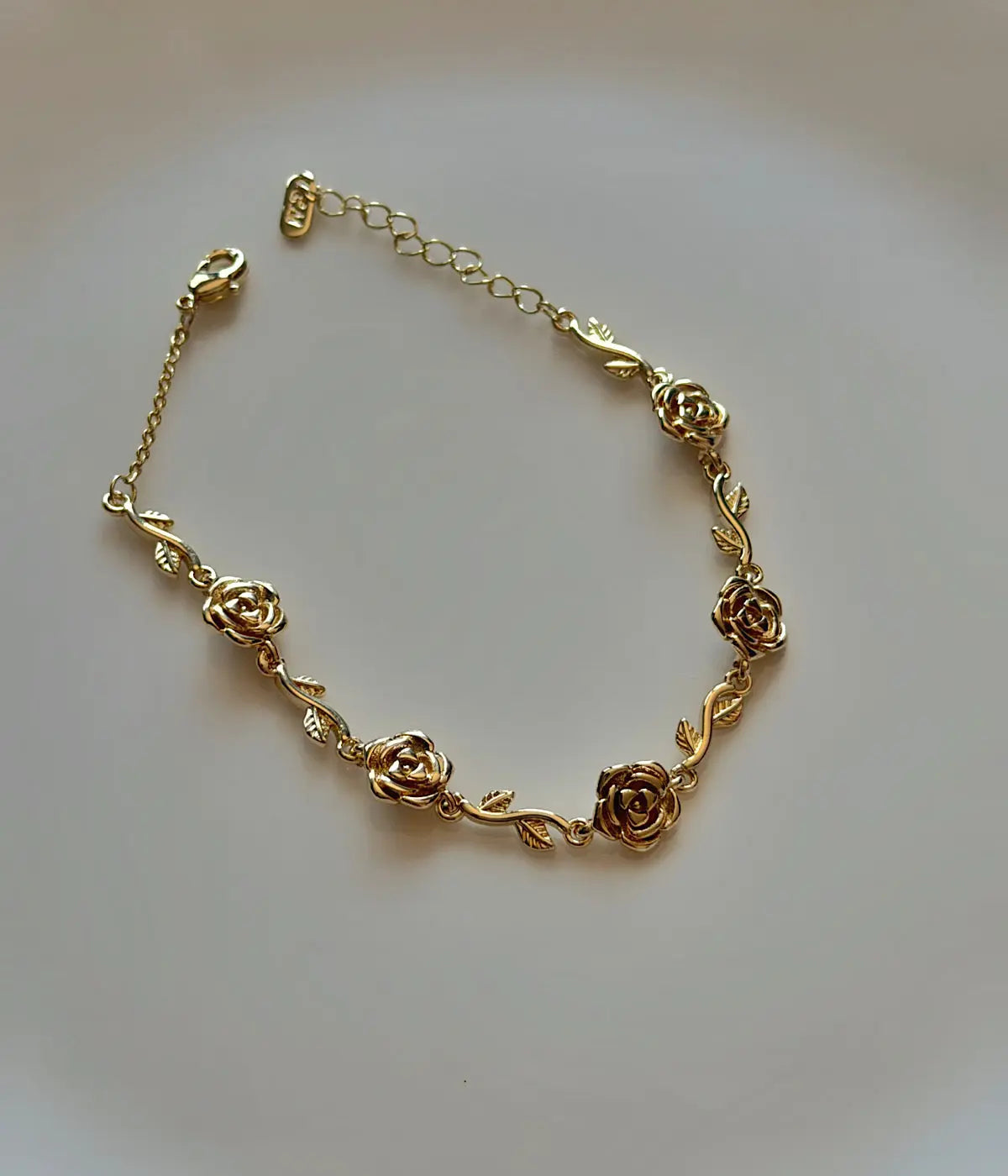 Vintage Gül Motifli Gold Kadın Bileklik Vintage Aksesuar