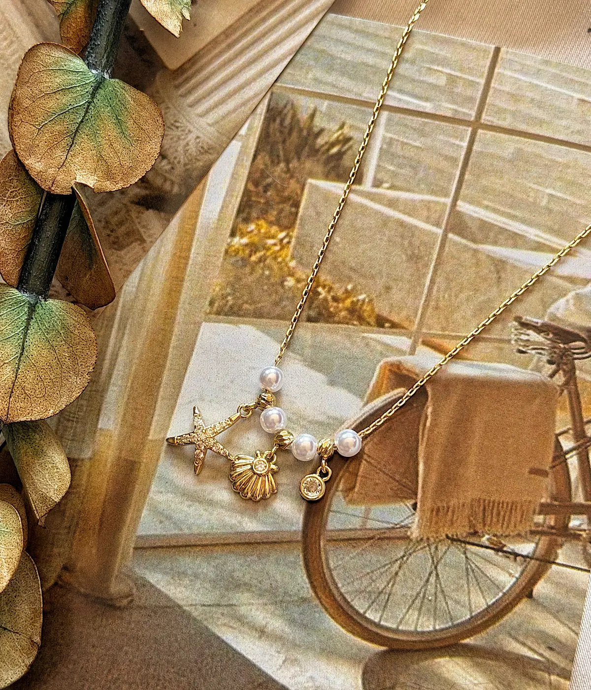 Vintage İnci Detaylı Deniz Yıldızı ve Deniz Kabuğu Gold Kadın Kolye Vintage Aksesuar
