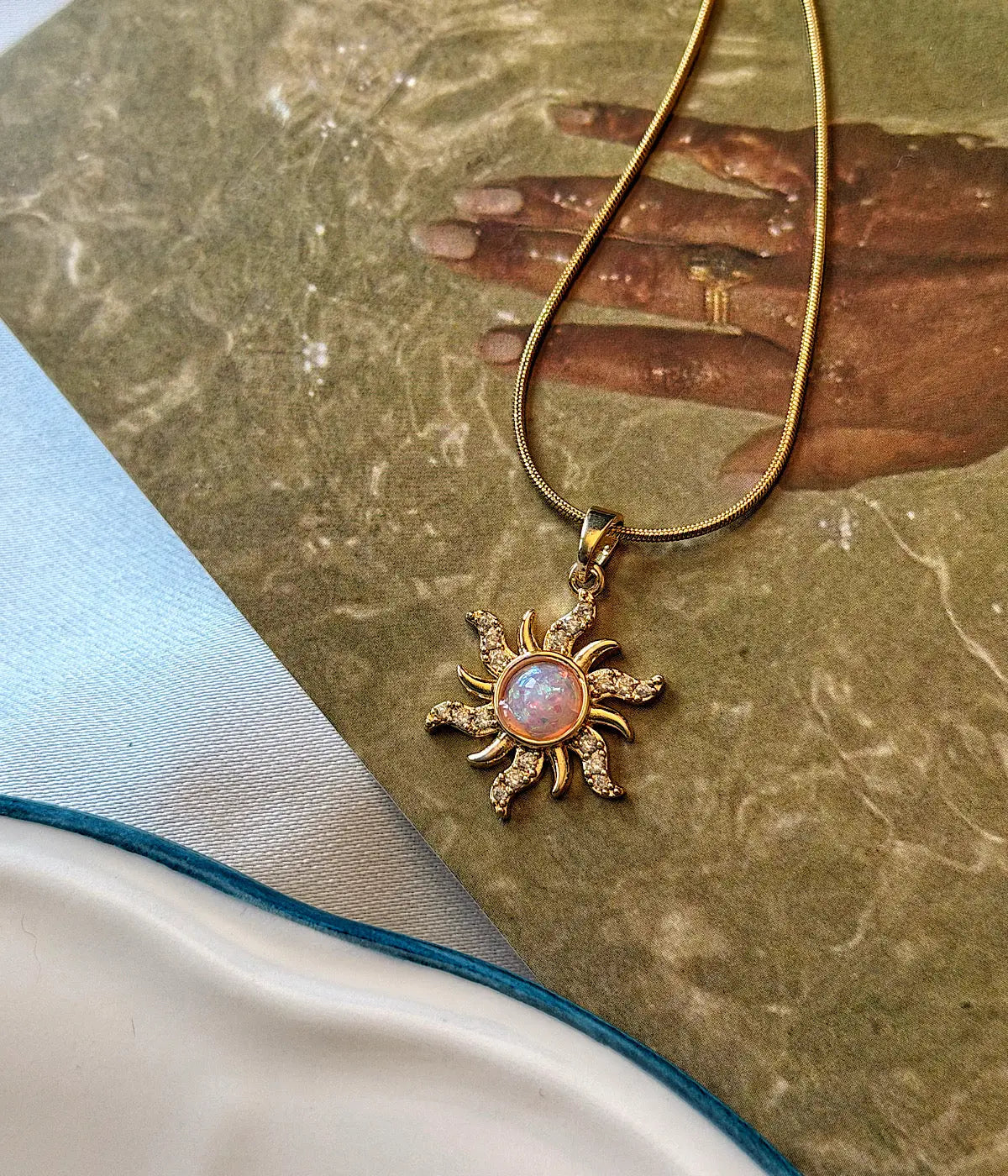 Vintage Pembe Opal Taşlı Güneş Çelik Kolye Vintage Aksesuar
