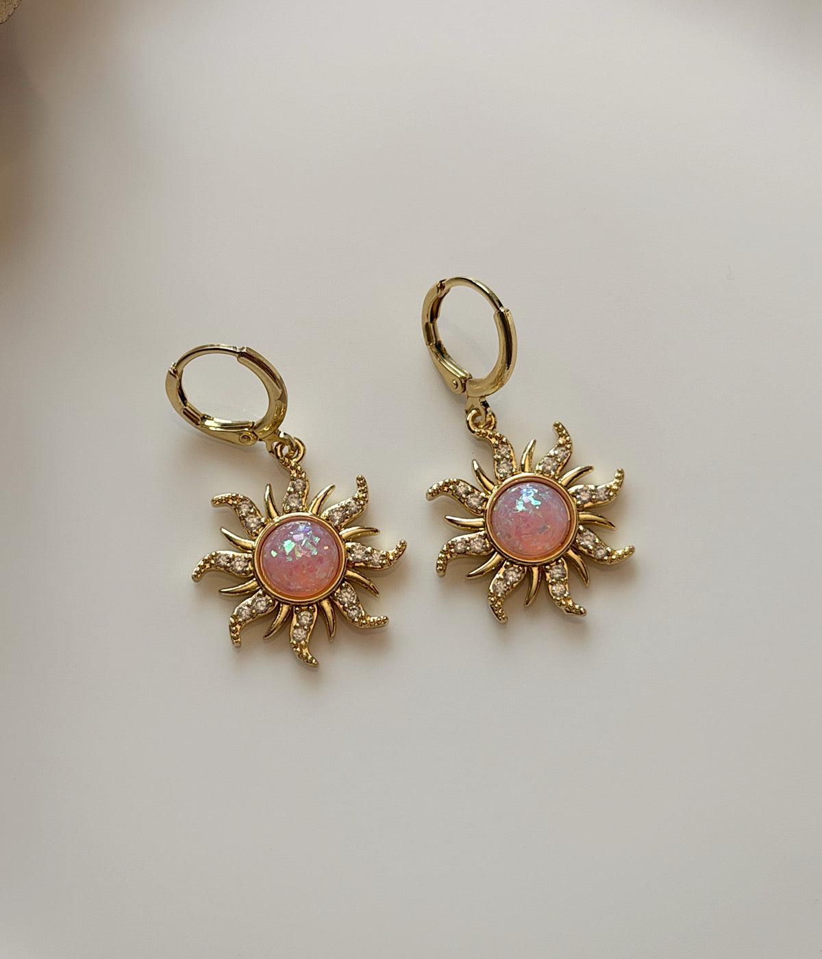 Vintage Pembe Opal Taşlı Güneş Çelik Küpe
