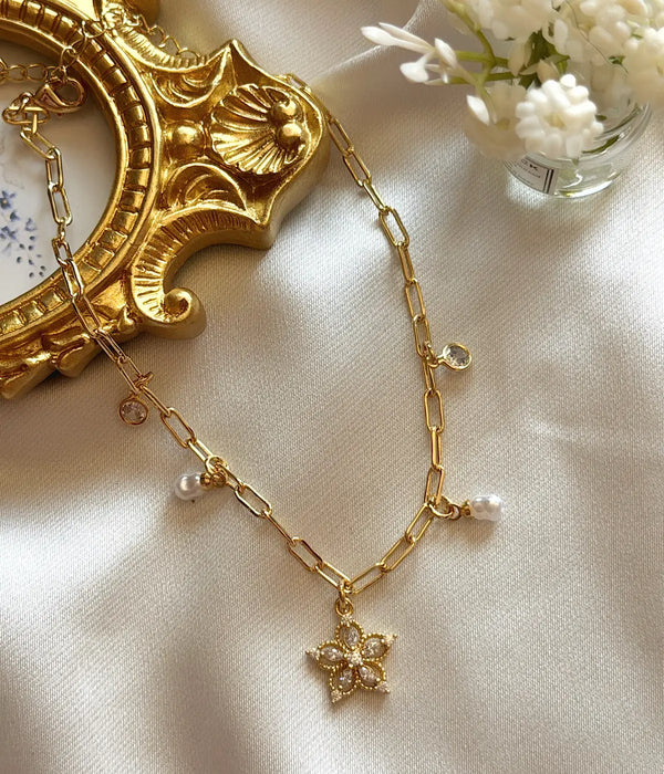 Vintage Sakura Çiçeği İnci ve Taş Detaylı Gold Kadın Halhal Vintage Aksesuar
