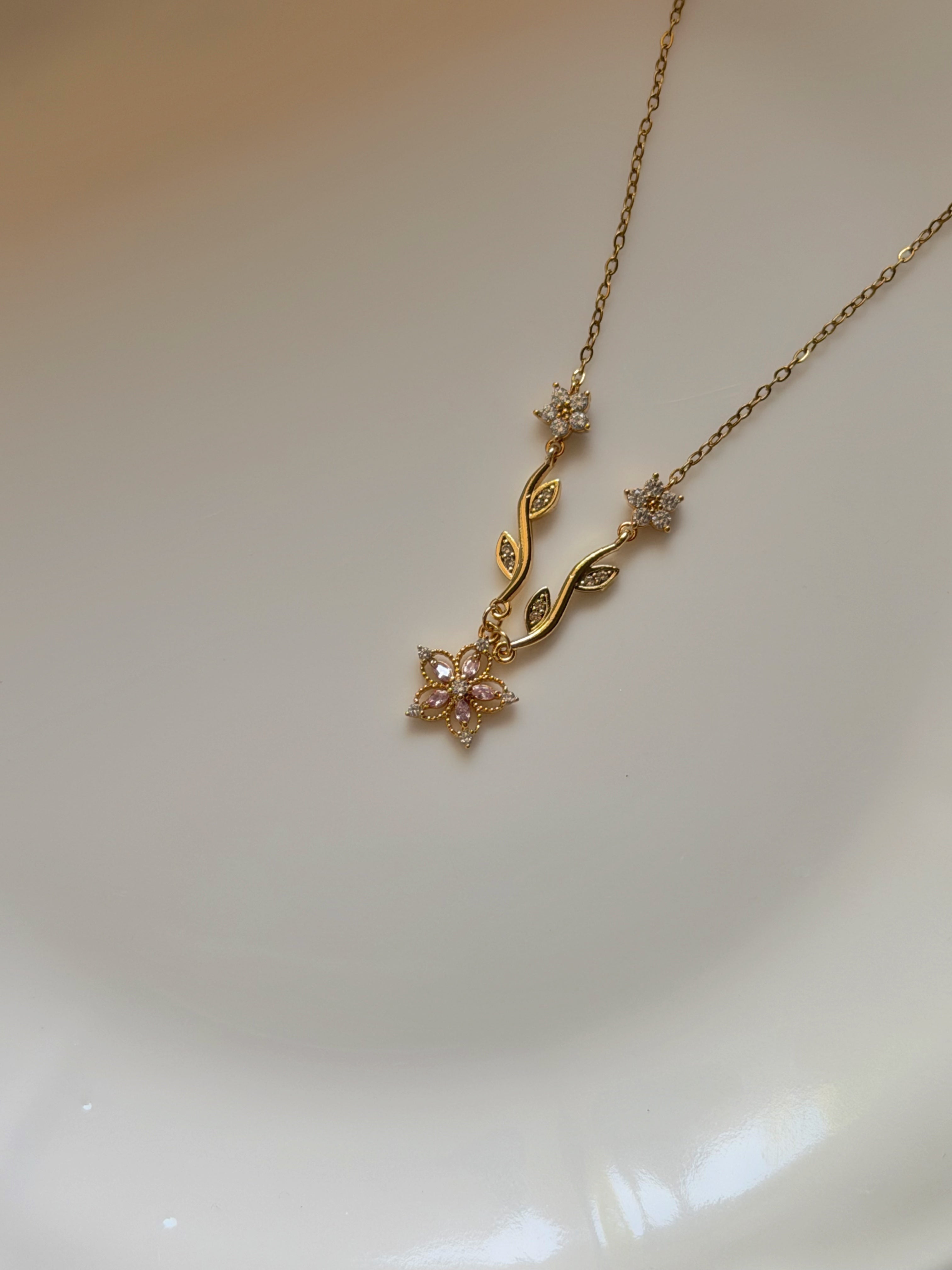 Vintage Sakura Çiçeği Tasarımlı Pembe Taşlı Kadın Bileklik Vintage Aksesuar