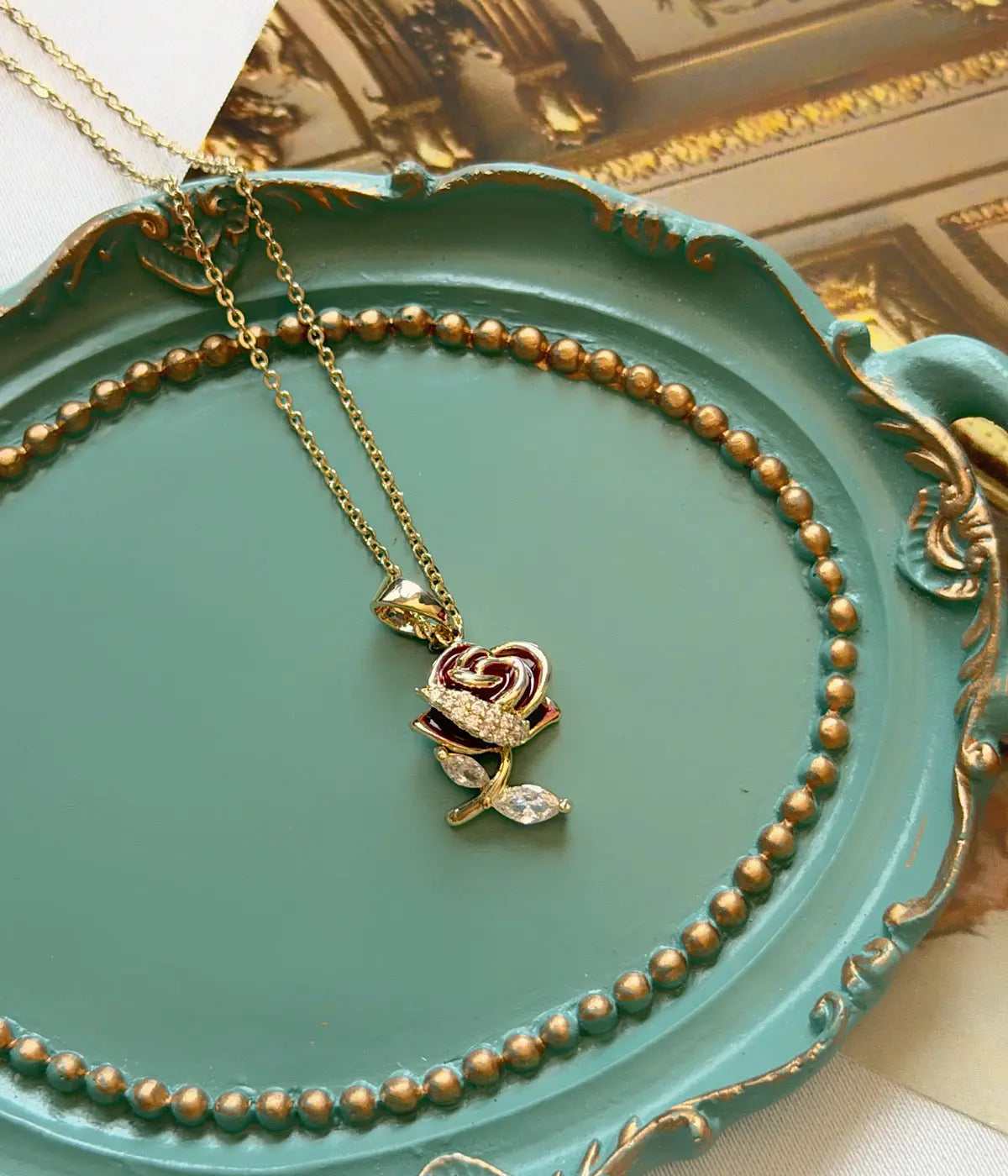Vintage Siyah Gül Zirkon Taşlı Gold Kadın Kolye Vintage Aksesuar