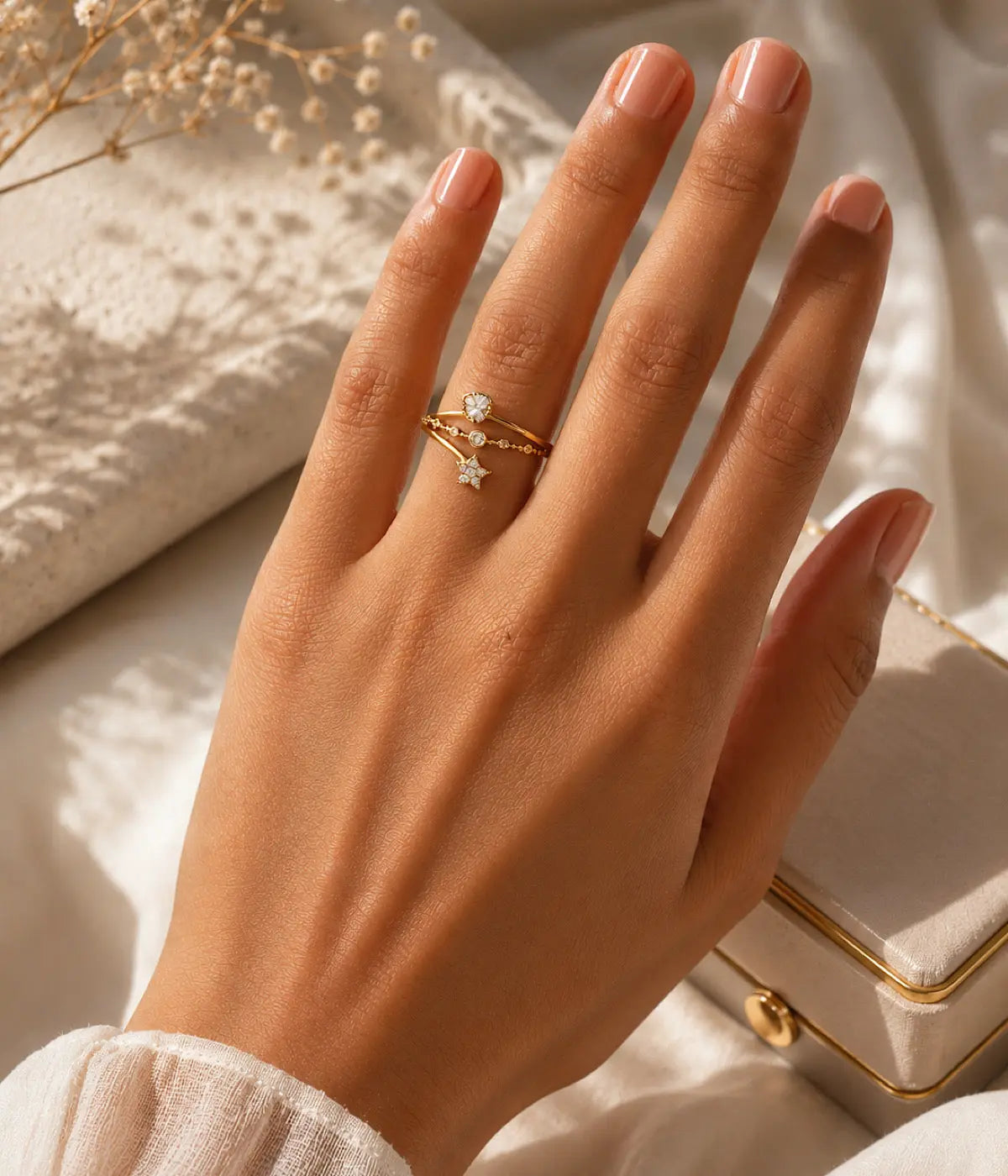 Vintage Taşlı Yıldız ve Damla Detaylı Gold Kadın Yüzük Vintage Aksesuar
