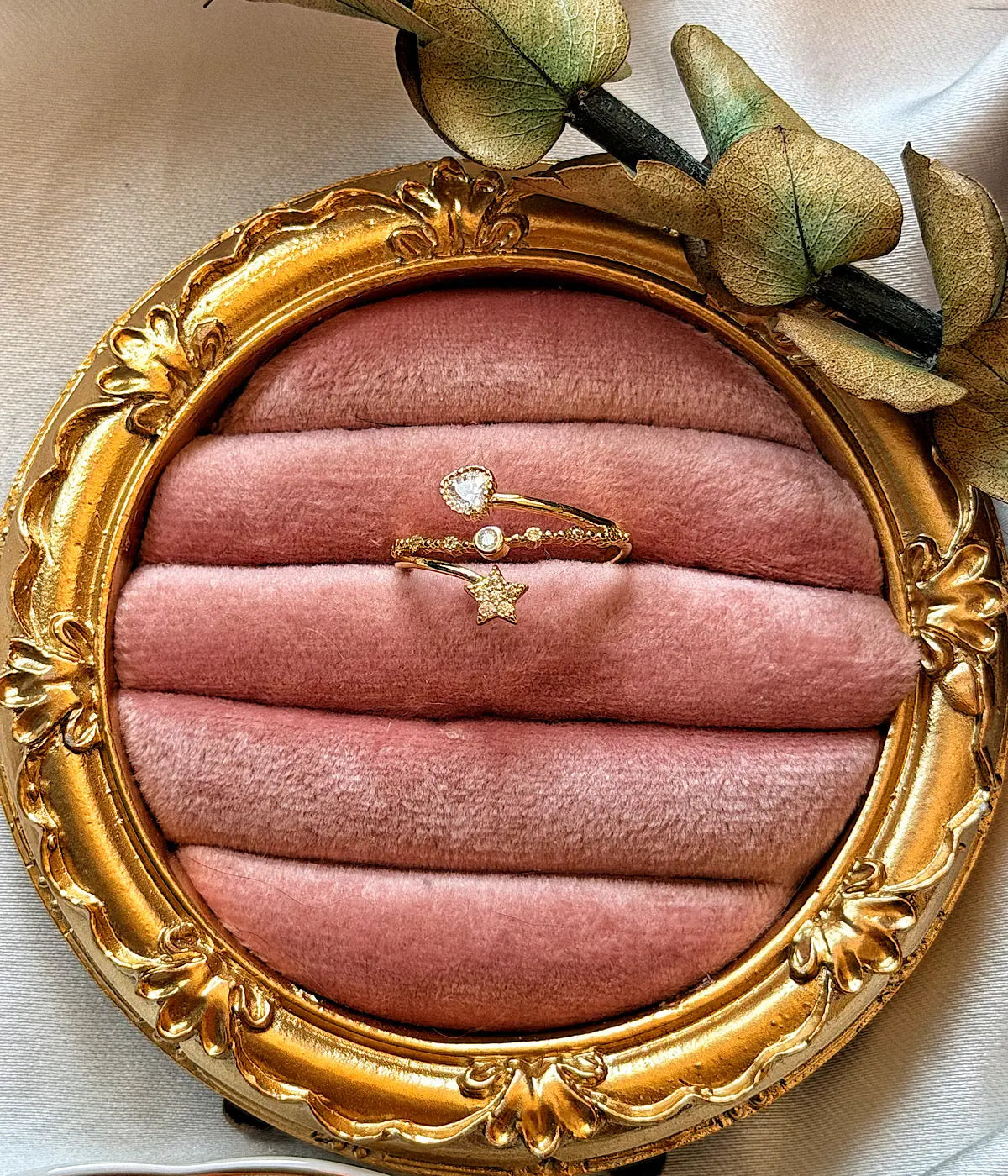 Vintage Taşlı Yıldız ve Damla Detaylı Gold Kadın Yüzük Vintage Aksesuar