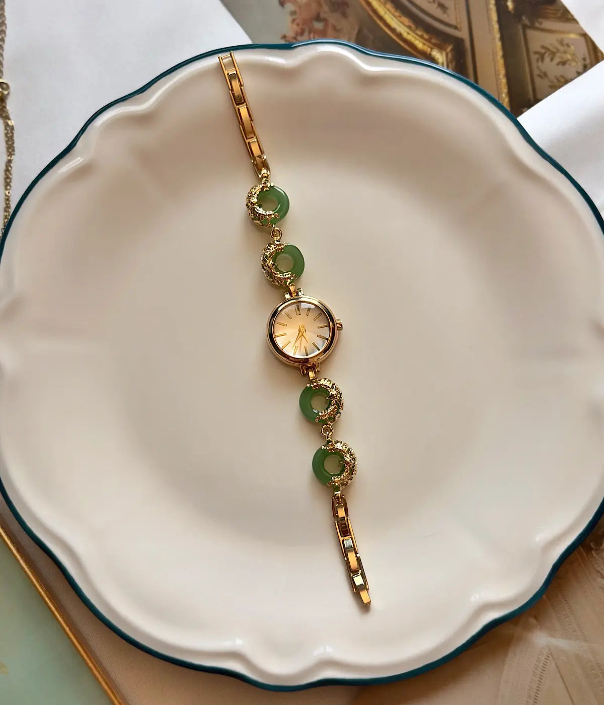 Vintage Yeşil Halka Detaylı Gold Bileklik Saat Vintage Aksesuar