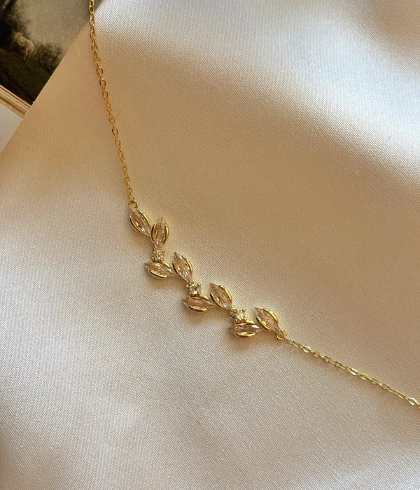 Vintage Zirkon Taşlı Yaprak Dalı Gold Kadın Kolye Vintage Aksesuar
