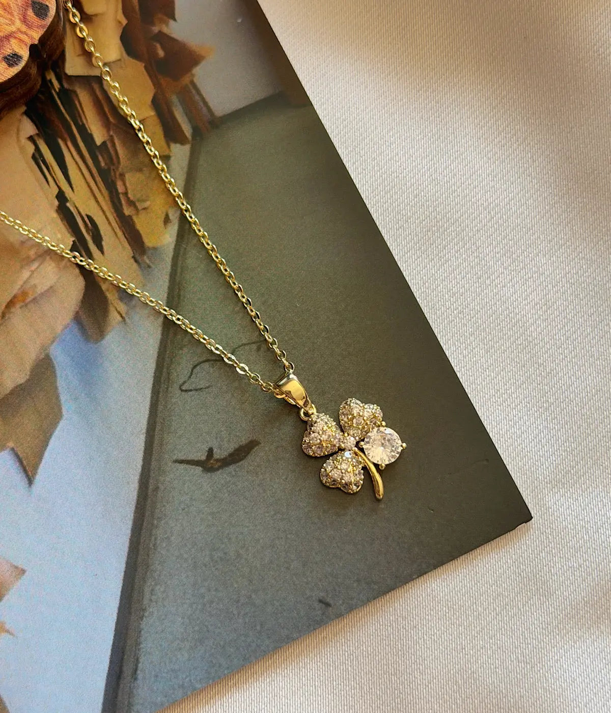 Vintage Zirkon Taşlı Yonca Gold Kolye Vintage Aksesuar