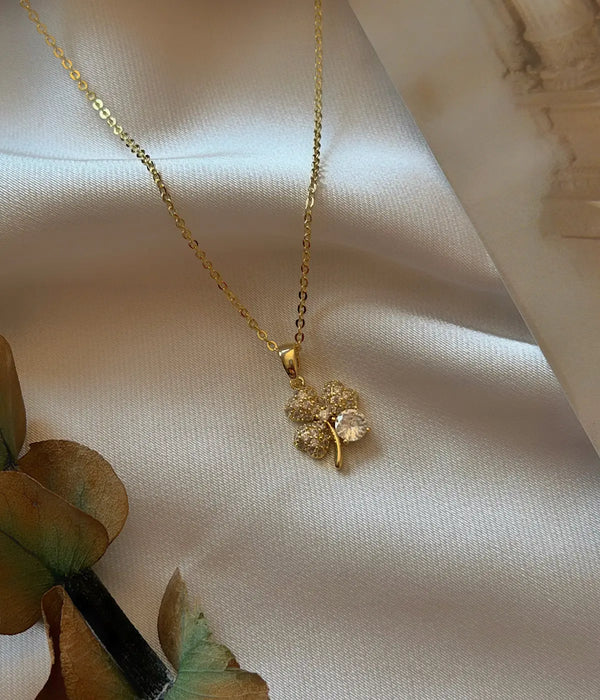Vintage Zirkon Taşlı Yonca Gold Kolye Vintage Aksesuar