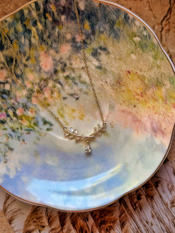 Yaprak Detaylı Işıltılı Dal Kolye Vintage Aksesuar