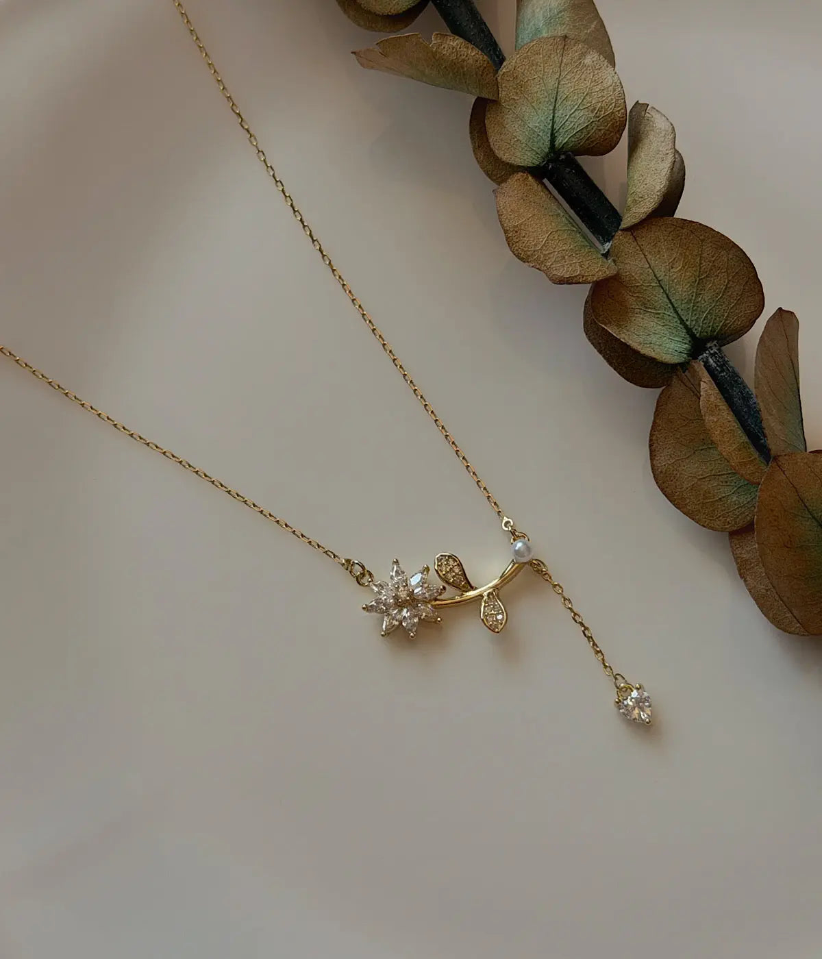 Taşlı Çiçek Dalı ve Kalp Detaylı Gold Kadın Kolye Vintage Aksesuar