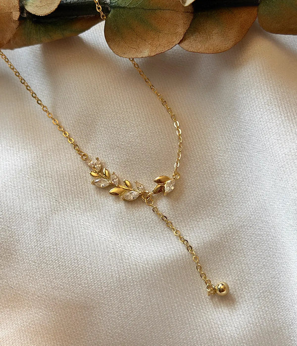 Zirkon Yapraklı Sallantılı Gold Kolye Vintage Aksesuar