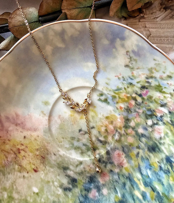 Zirkon Yapraklı Sallantılı Gold Kolye Vintage Aksesuar