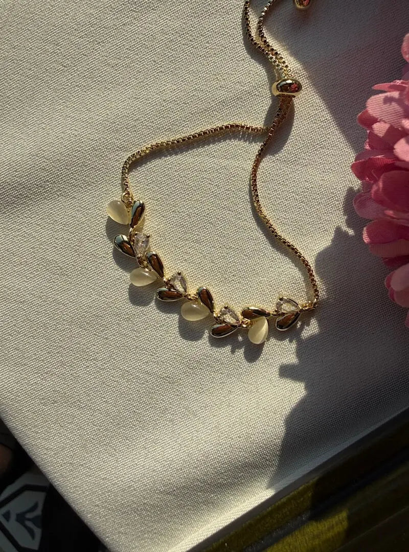 Minimal Yaprak Detaylı Zirkon Taşlı Asansör Bileklik Vintage Aksesuar