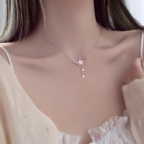 Flower Taşlı Gümüş Kolye