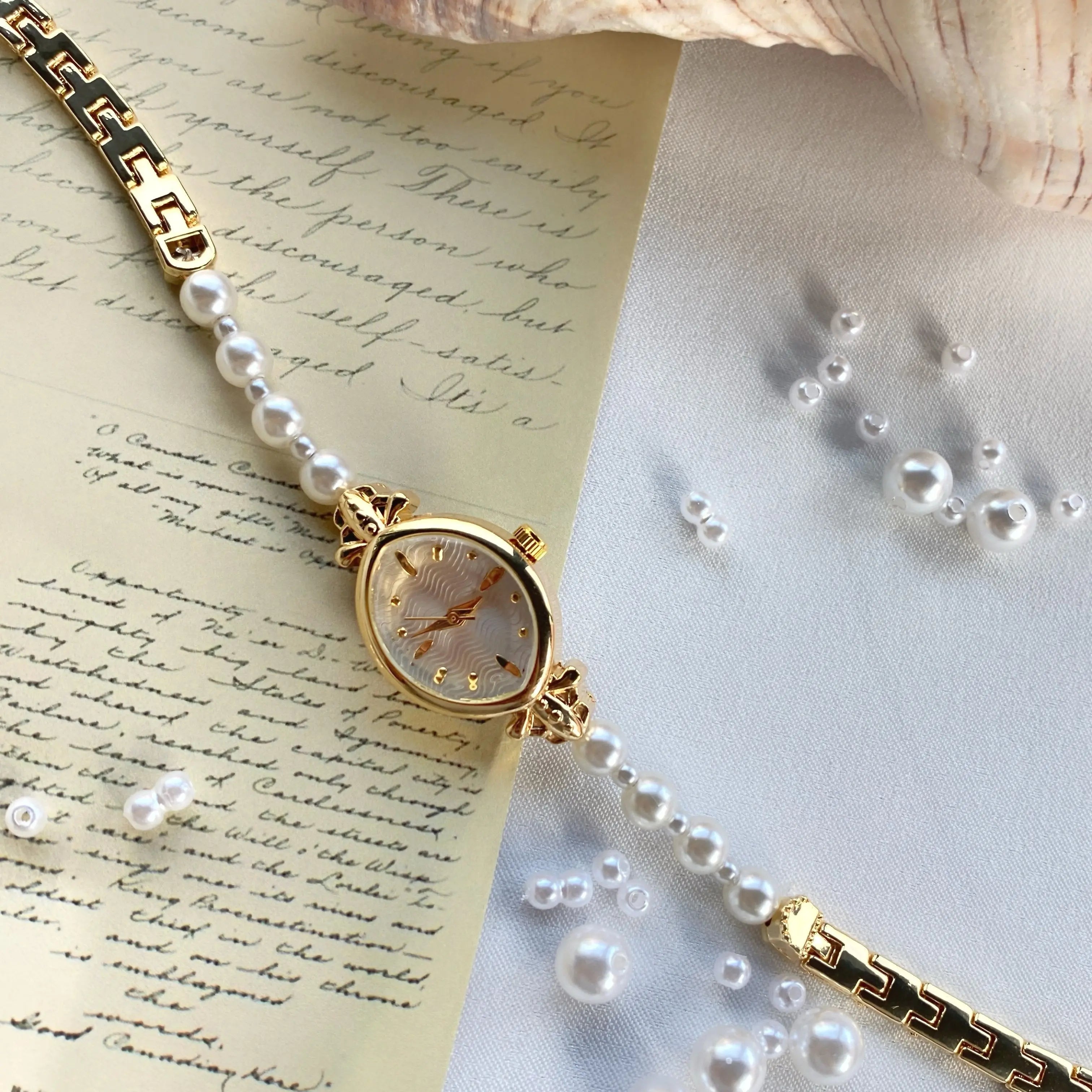 Pearl of Elegance Oval Kadran Saat