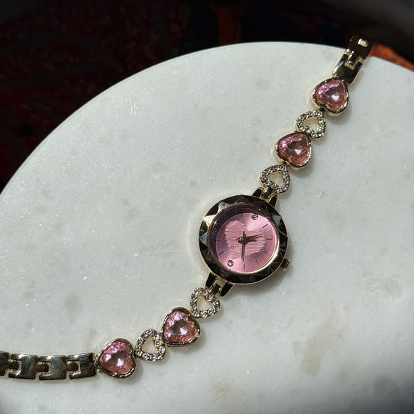 Pembe Kalp Tasarım Taşlı Saat