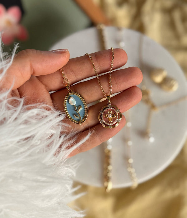 Vintage Beyaz Gül Çelik Kolye