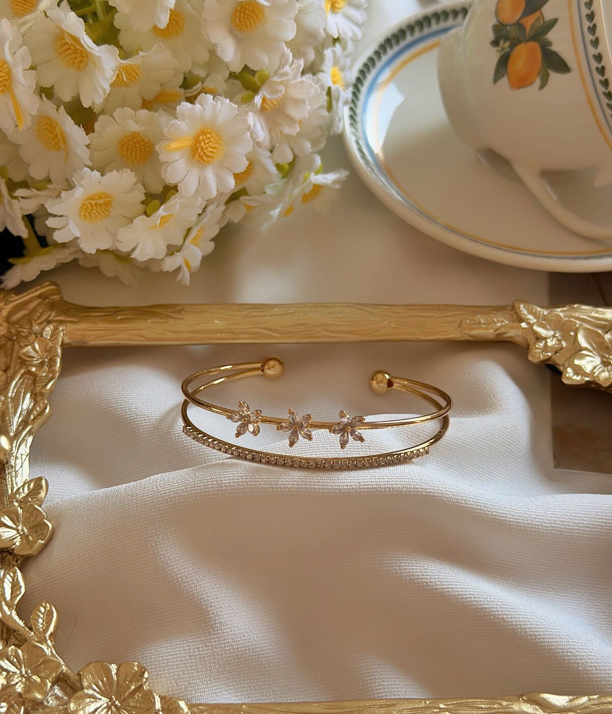 Minimal Çiçek Taşlı Tasarım Kadın Halka Bileklik