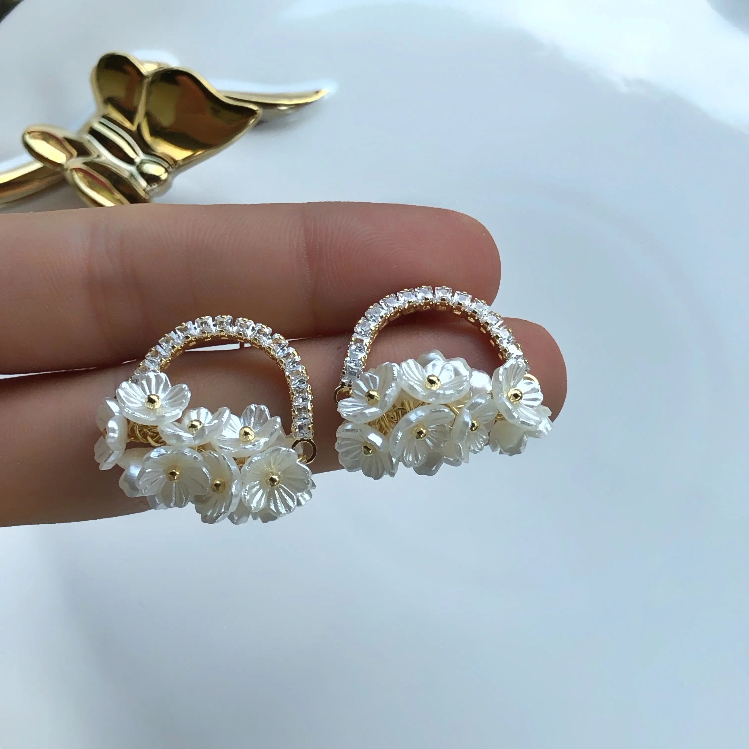 Kristal Taşlı Buket Küpe