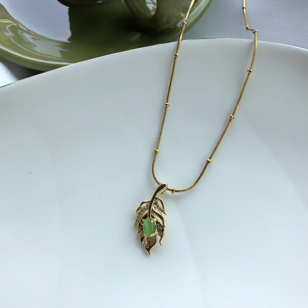 Yeşil Taşlı Yaprak Tasarım Çelik Kolye
