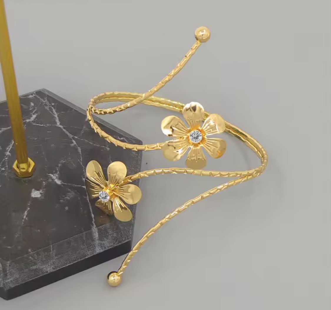 Gold Çiçek Tasarım Kol Aksesuarı