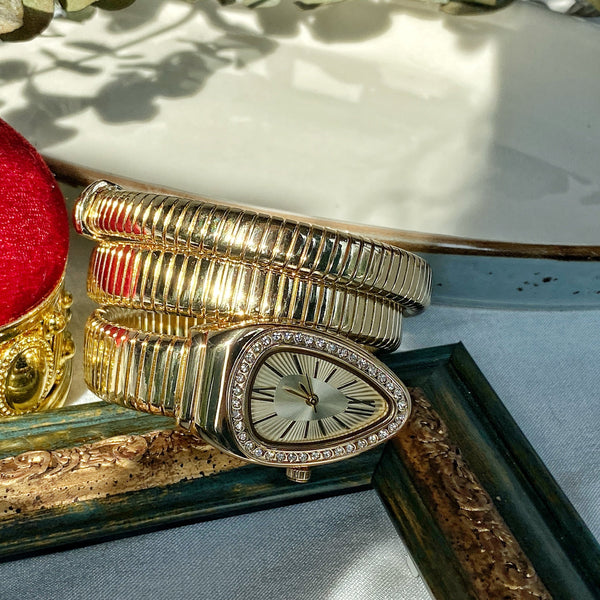 Yılan Model Tasarım Saat