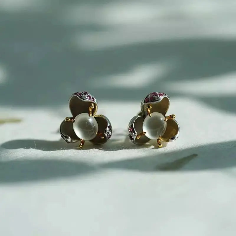 Taş detaylı vintage çiçek küpe