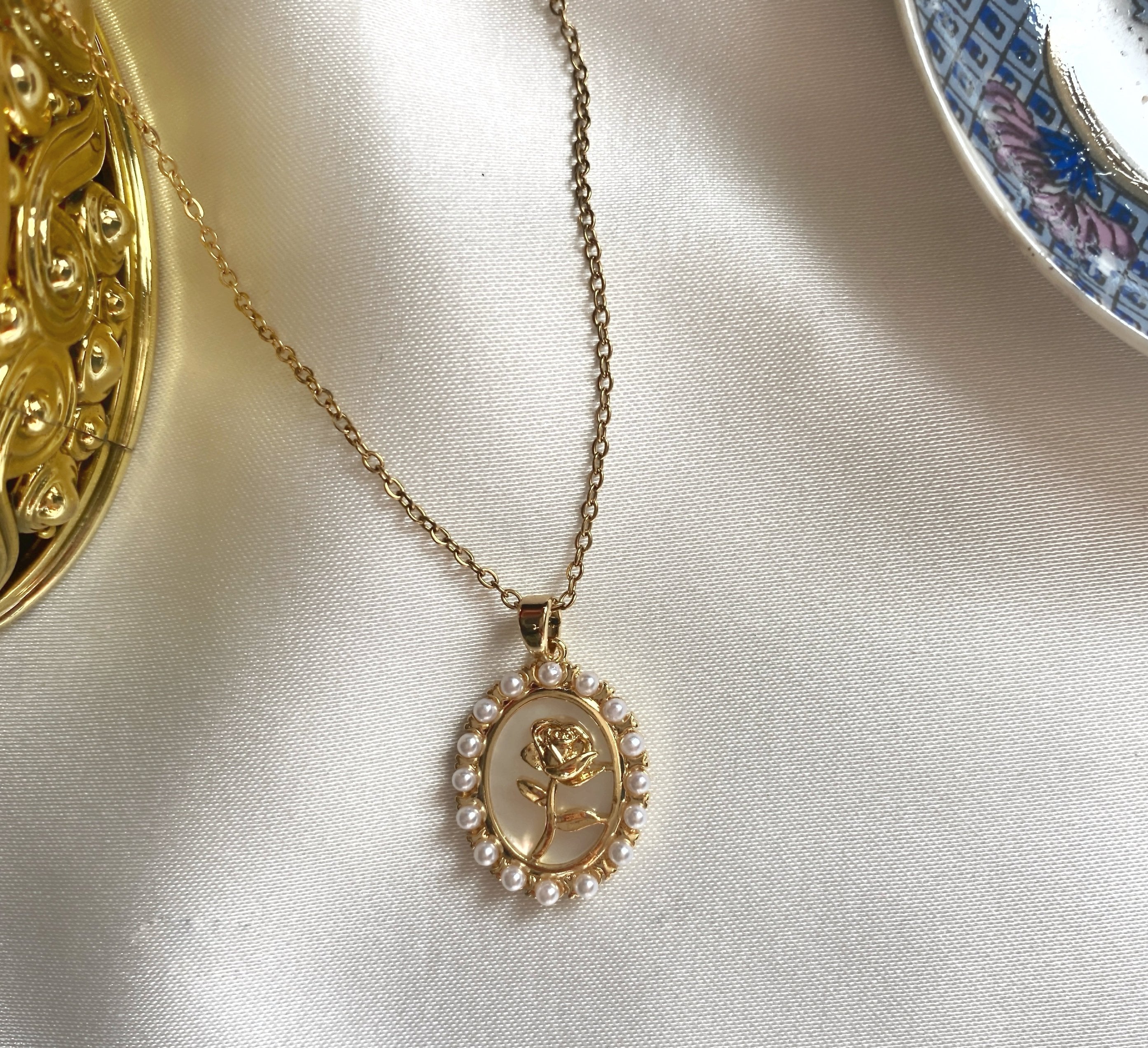 Vintage Rose Çelik Kolye