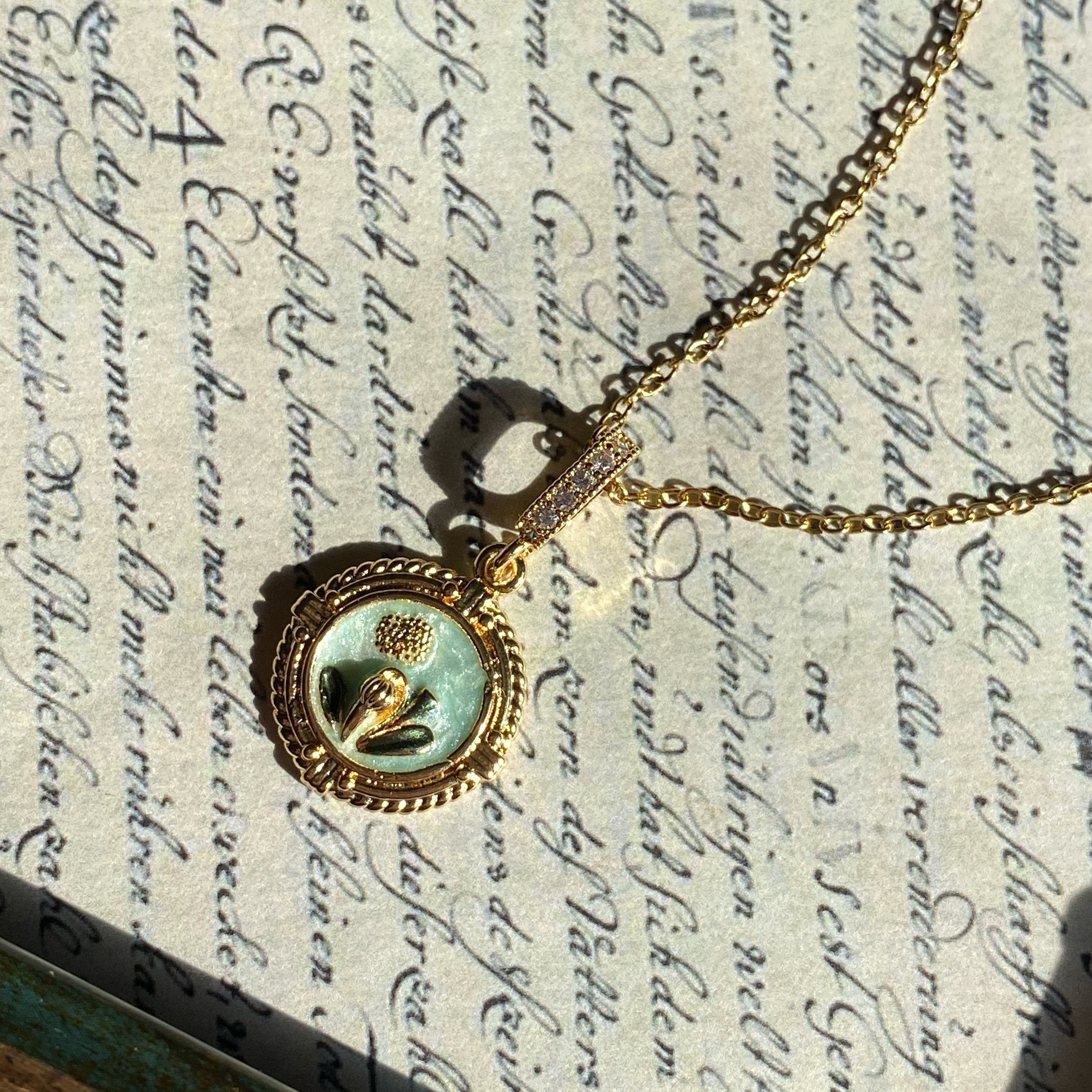 Lale Motifli Vintage Çelik Kolye