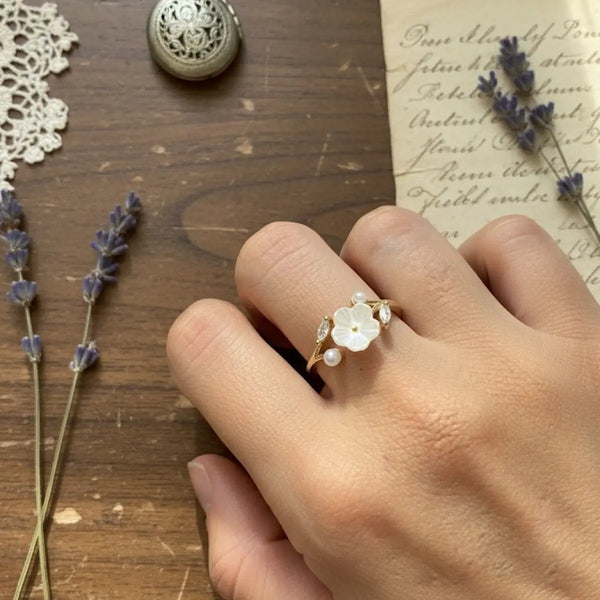İnci Detaylı Beyaz Çiçek Vintage Yüzük Vintage Aksesuar