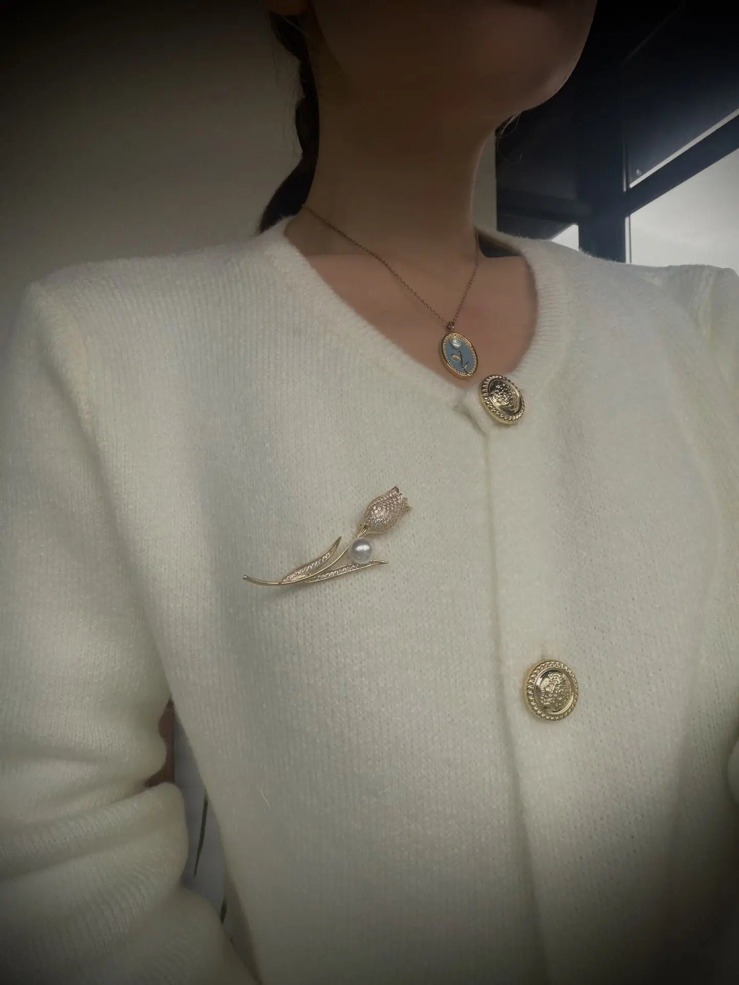 İnci Detaylı Lale Figürlü Zirkon Vintage Broş