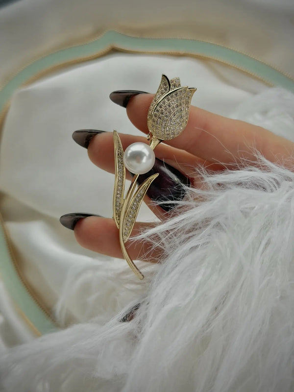 İnci Detaylı Lale Figürlü Zirkon Vintage Broş