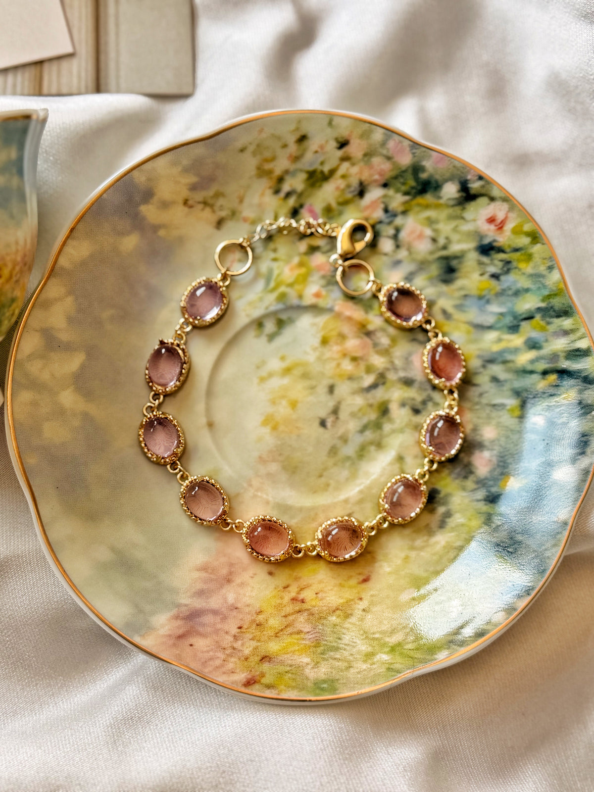Pembe oval taş detaylı gold kadın bileklik tam görünüm